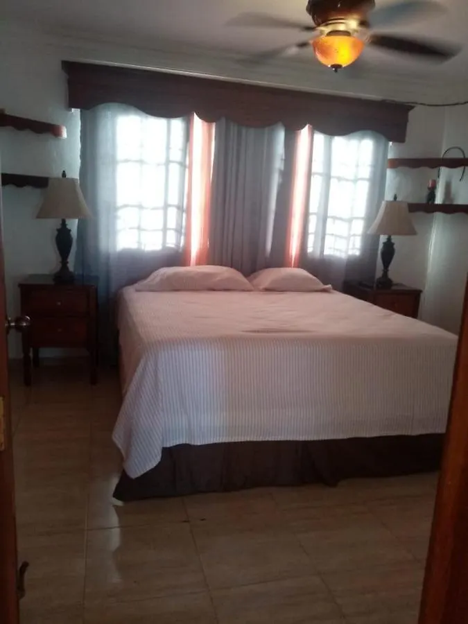Penthouse Con Jacuzzi La Cueva De Los 3 Ojos Santo Domingo Appartamento